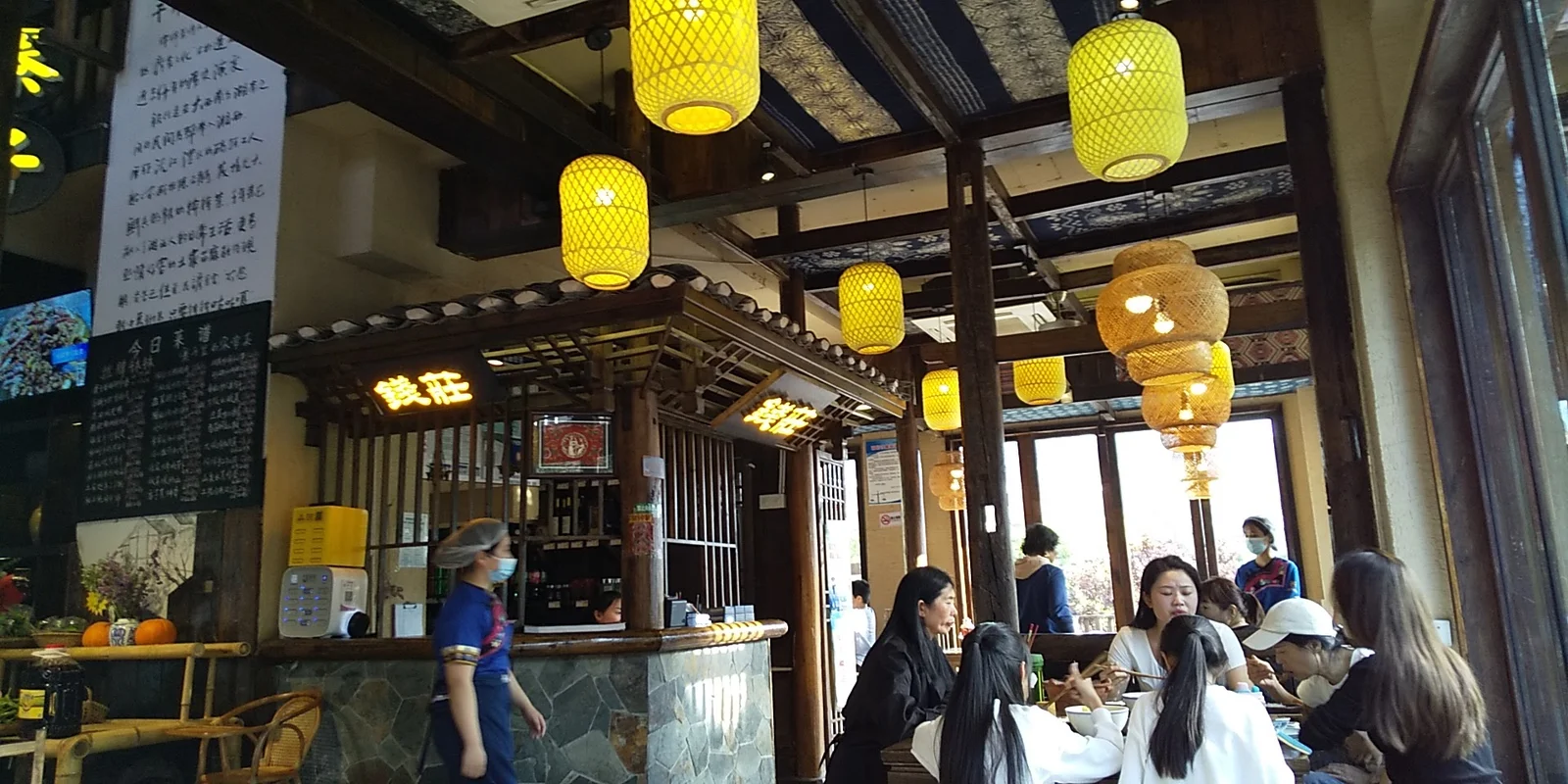 Zhai Zi Li De Bo Bo Cai | Travel Guide | TravelPal