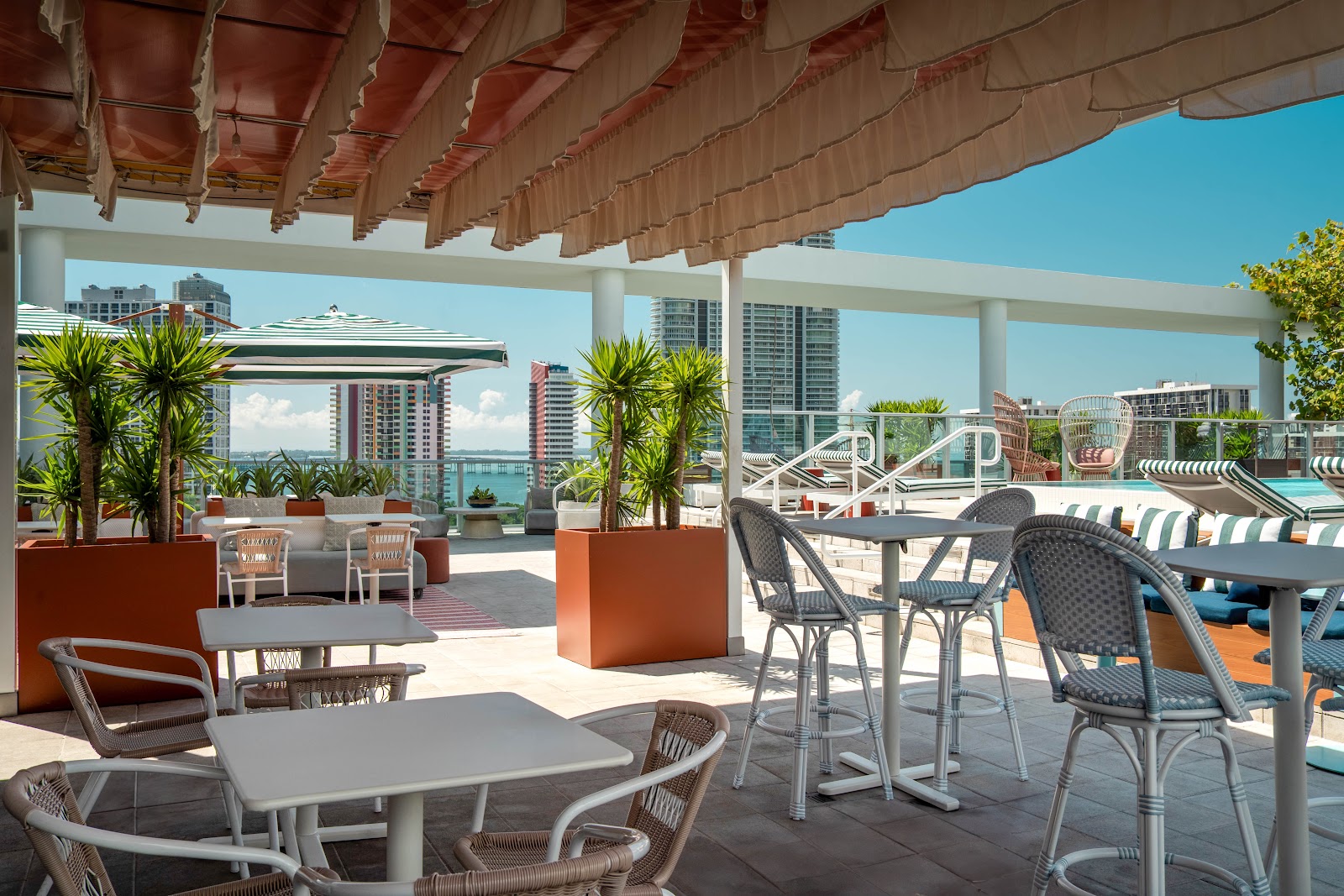 Vista Rooftop Bar and Lounge | Travel Guide | TravelPal